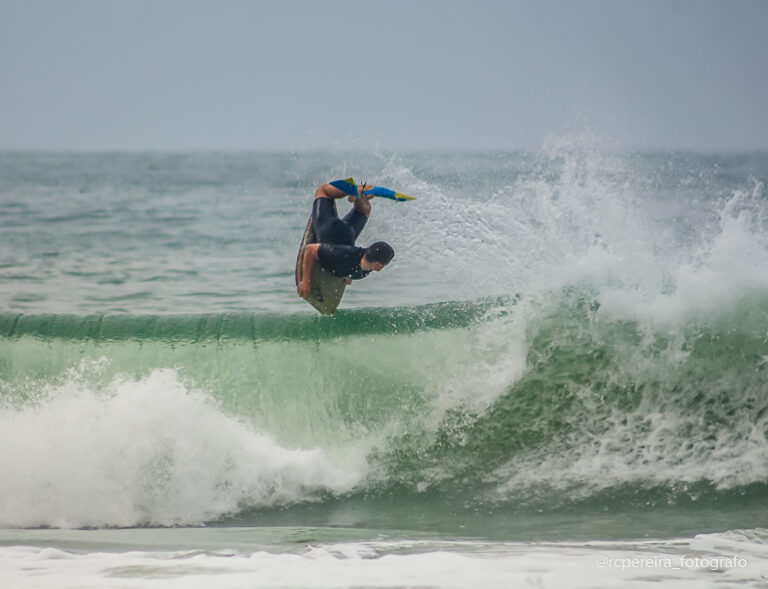 Fotos RC Pereira fotografo em 4 Ilhas Bombinhas-Surf Galera Local--15