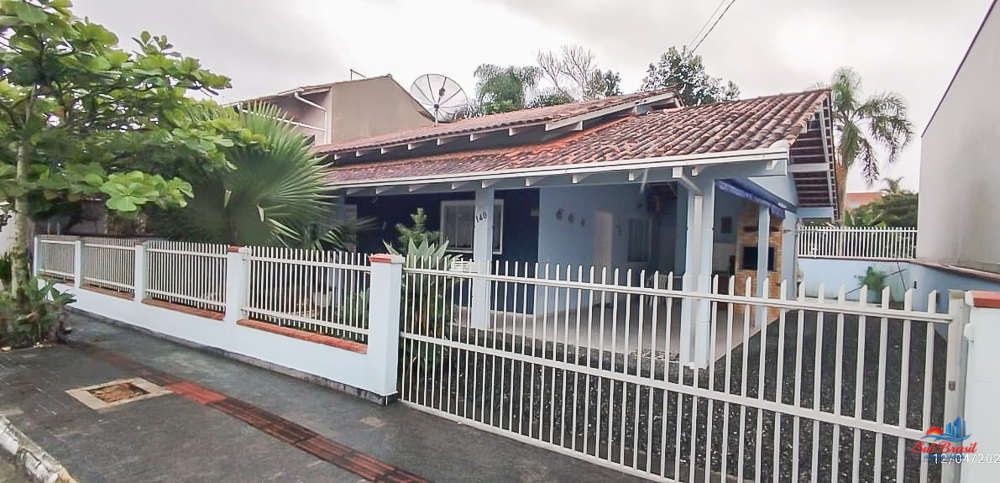 Imobiliária Sul Brasil – Casa à Venda em Piçarras SC – 300 Metros do Mar – Ao Lado do Hotel Candeias-14